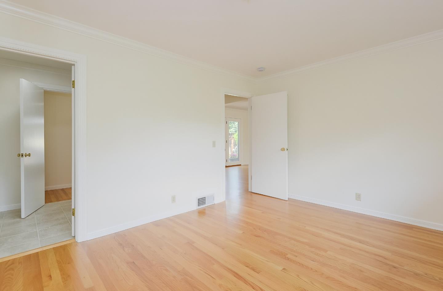 Detail Gallery Image 17 of 25 For 260 Santa Monica Ave, Menlo Park,  CA 94025 - 3 Beds | 2 Baths