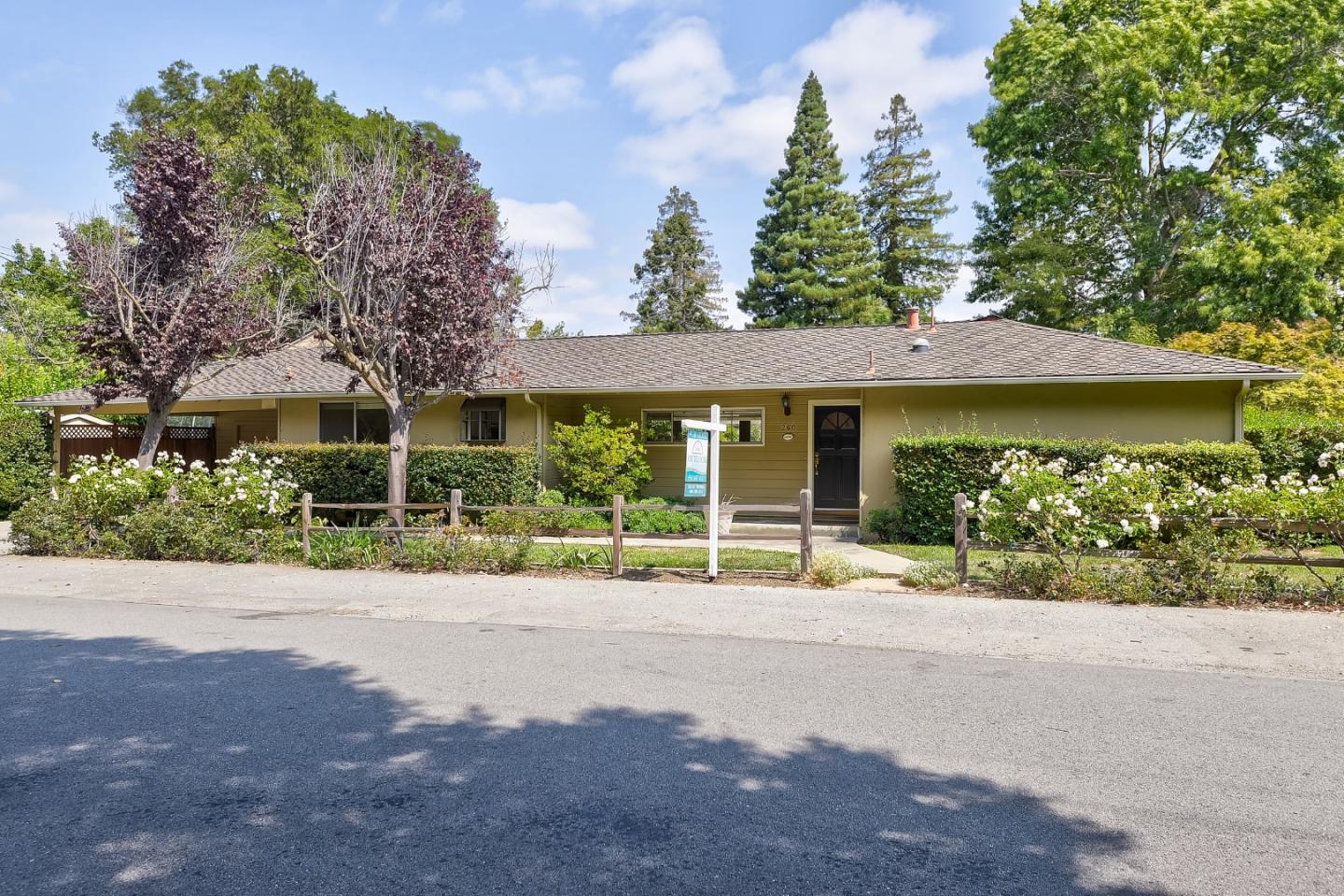 Detail Gallery Image 2 of 25 For 260 Santa Monica Ave, Menlo Park,  CA 94025 - 3 Beds | 2 Baths
