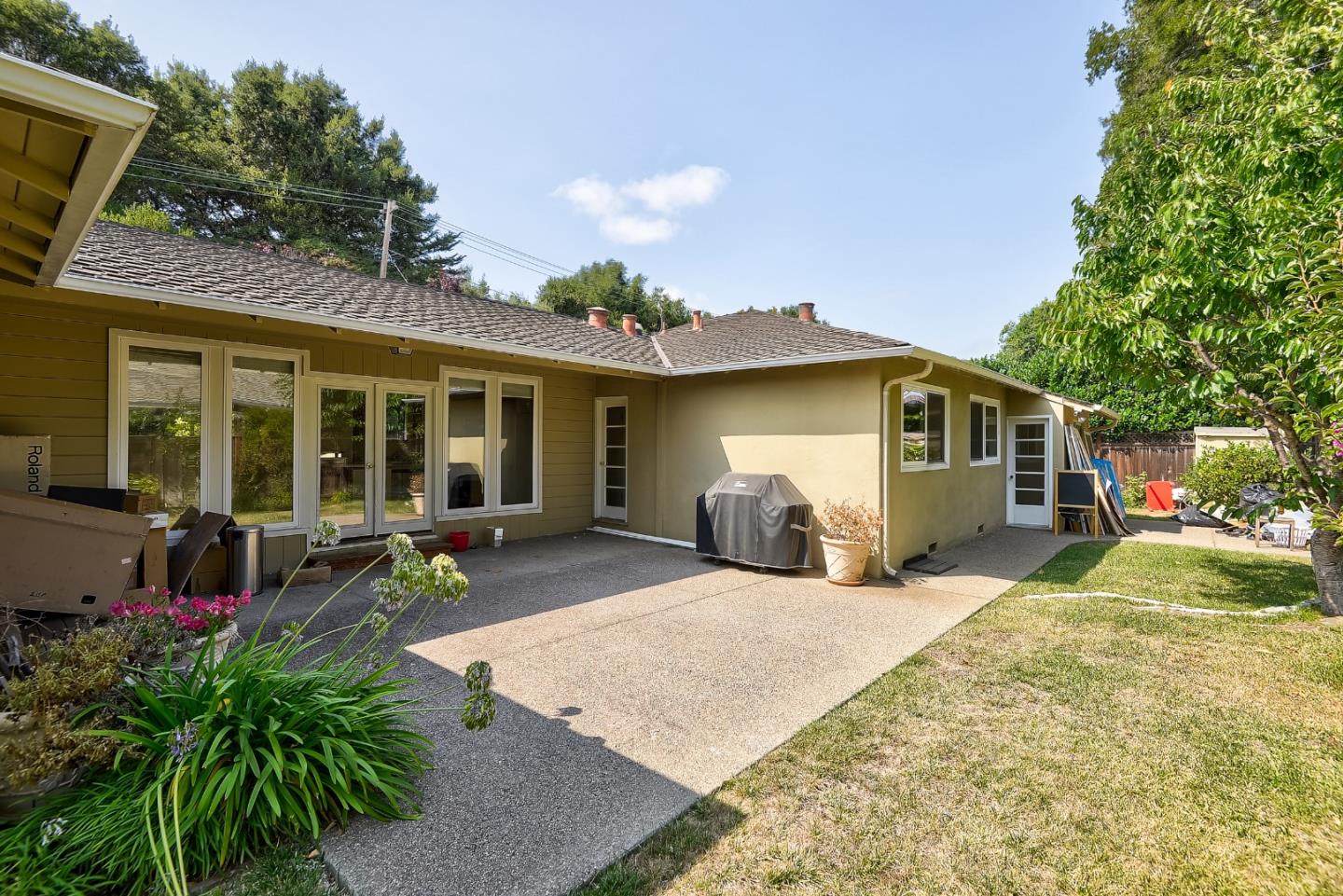 Detail Gallery Image 21 of 25 For 260 Santa Monica Ave, Menlo Park,  CA 94025 - 3 Beds | 2 Baths