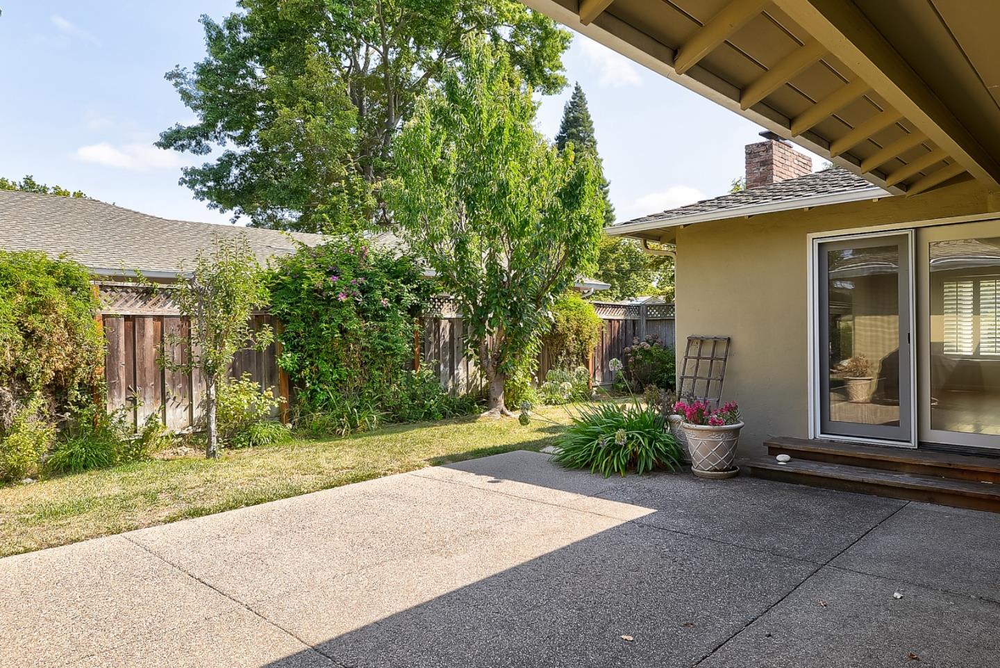 Detail Gallery Image 23 of 25 For 260 Santa Monica Ave, Menlo Park,  CA 94025 - 3 Beds | 2 Baths