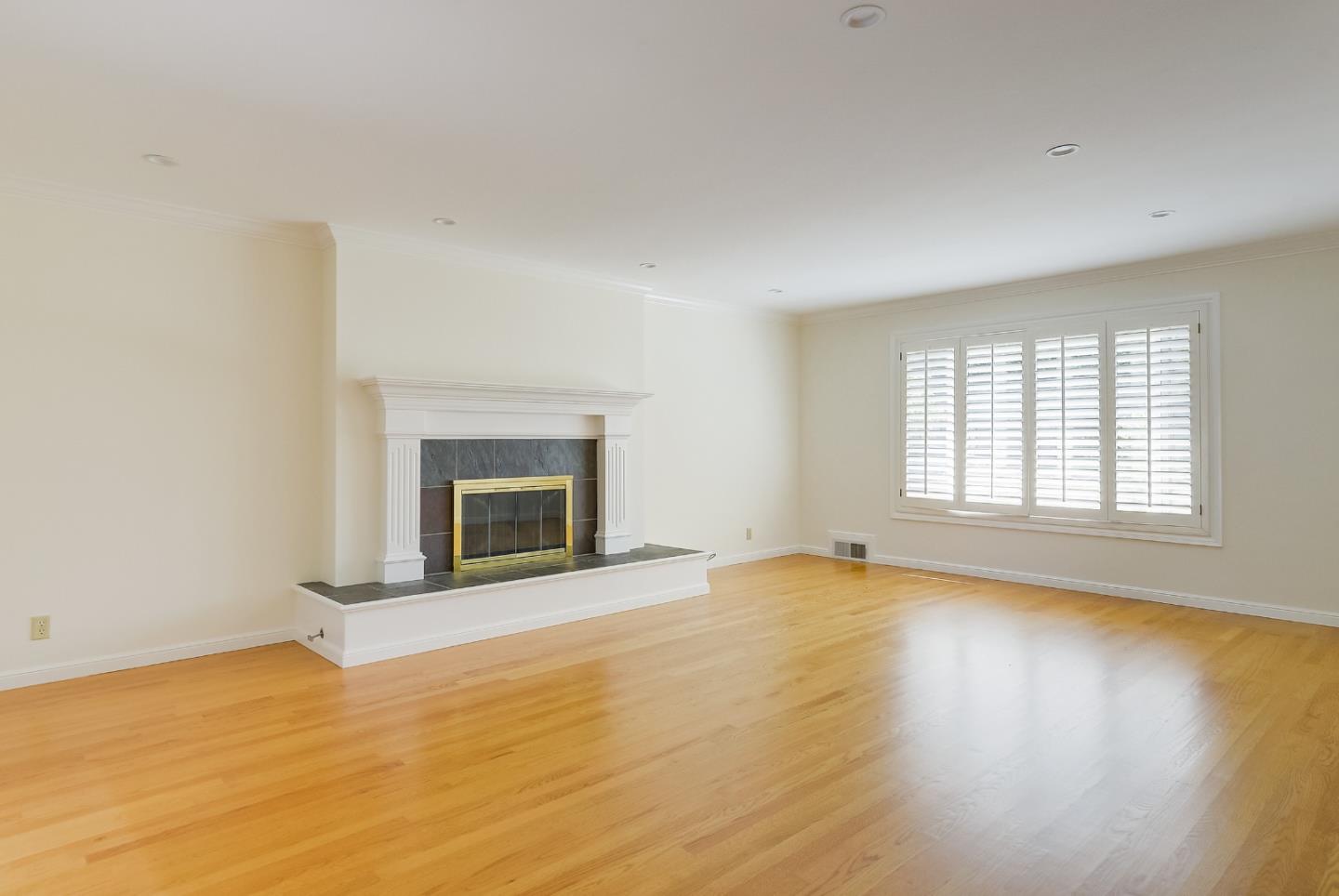 Detail Gallery Image 4 of 25 For 260 Santa Monica Ave, Menlo Park,  CA 94025 - 3 Beds | 2 Baths