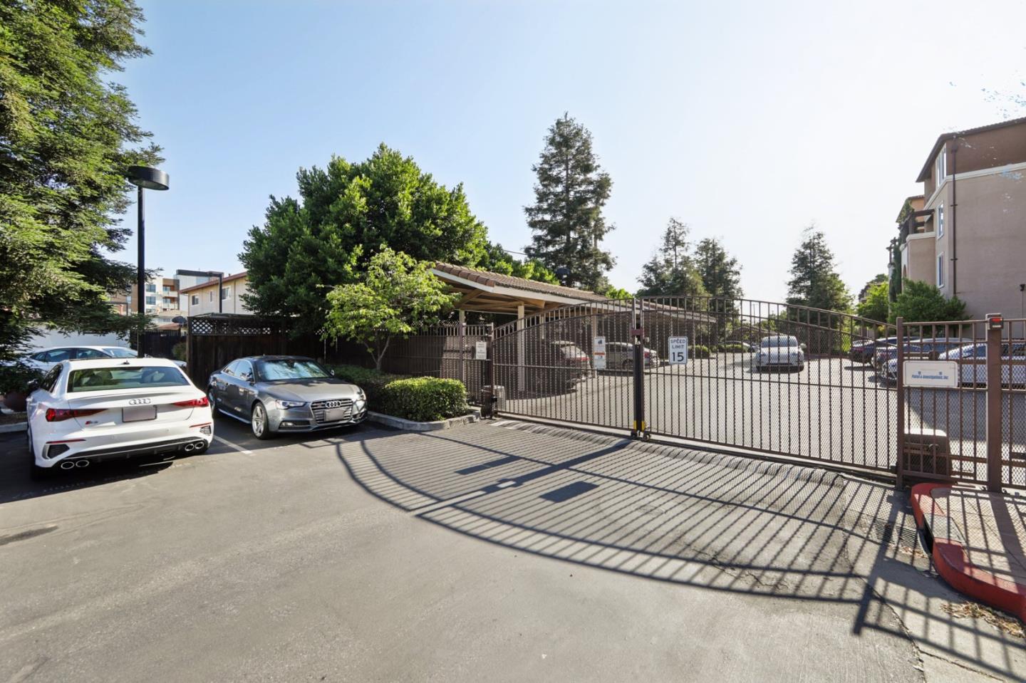 Detail Gallery Image 4 of 34 For 801 S Winchester Blvd #1118,  San Jose,  CA 95128 - 1 Beds | 1 Baths