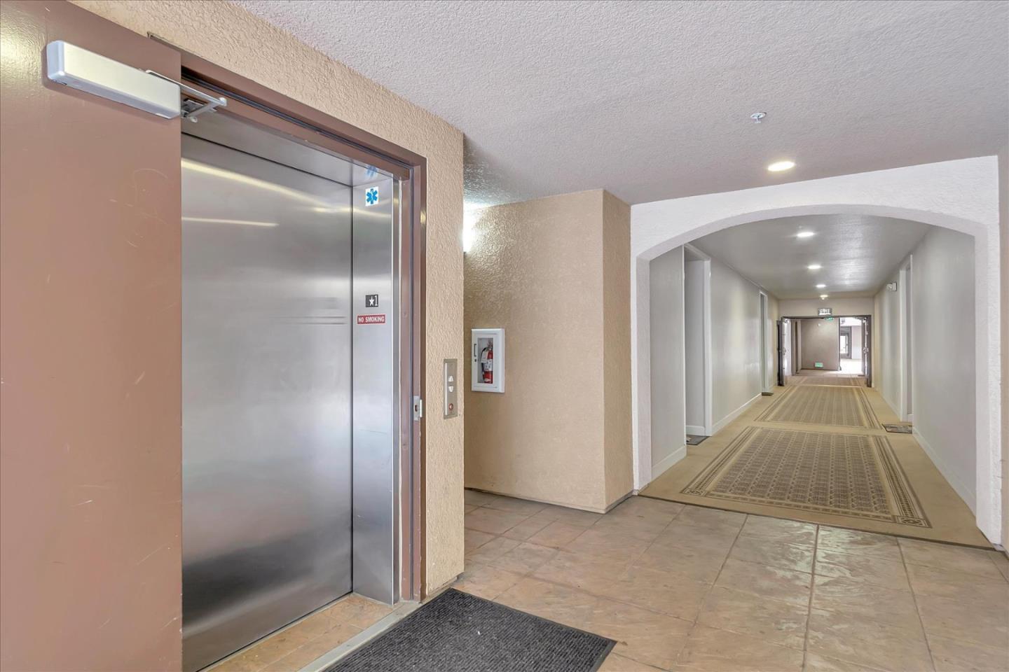 Detail Gallery Image 6 of 34 For 801 S Winchester Blvd #1118,  San Jose,  CA 95128 - 1 Beds | 1 Baths