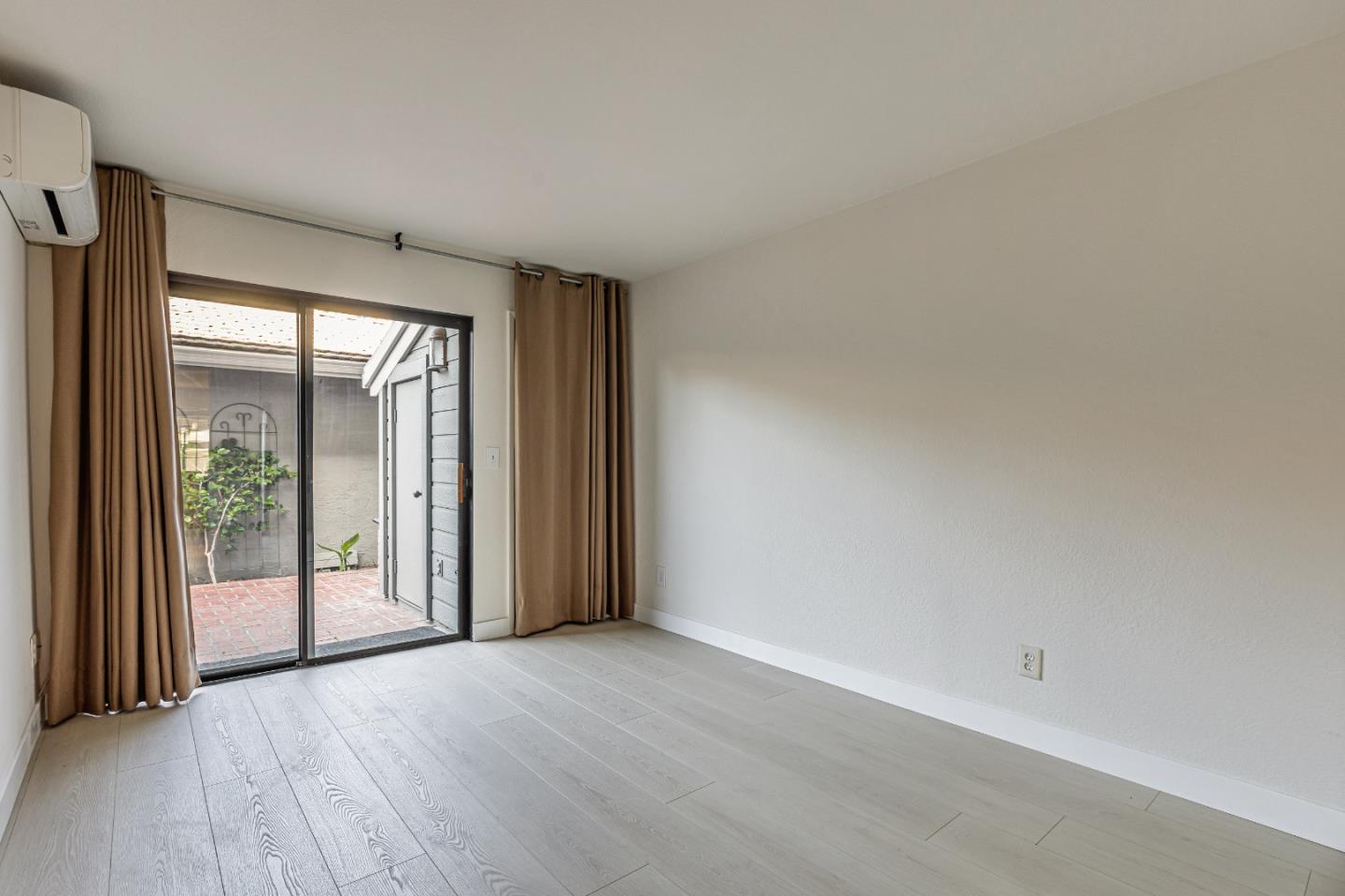 Detail Gallery Image 24 of 33 For 6886 Chantel Ct, San Jose,  CA 95129 - 1 Beds | 1 Baths