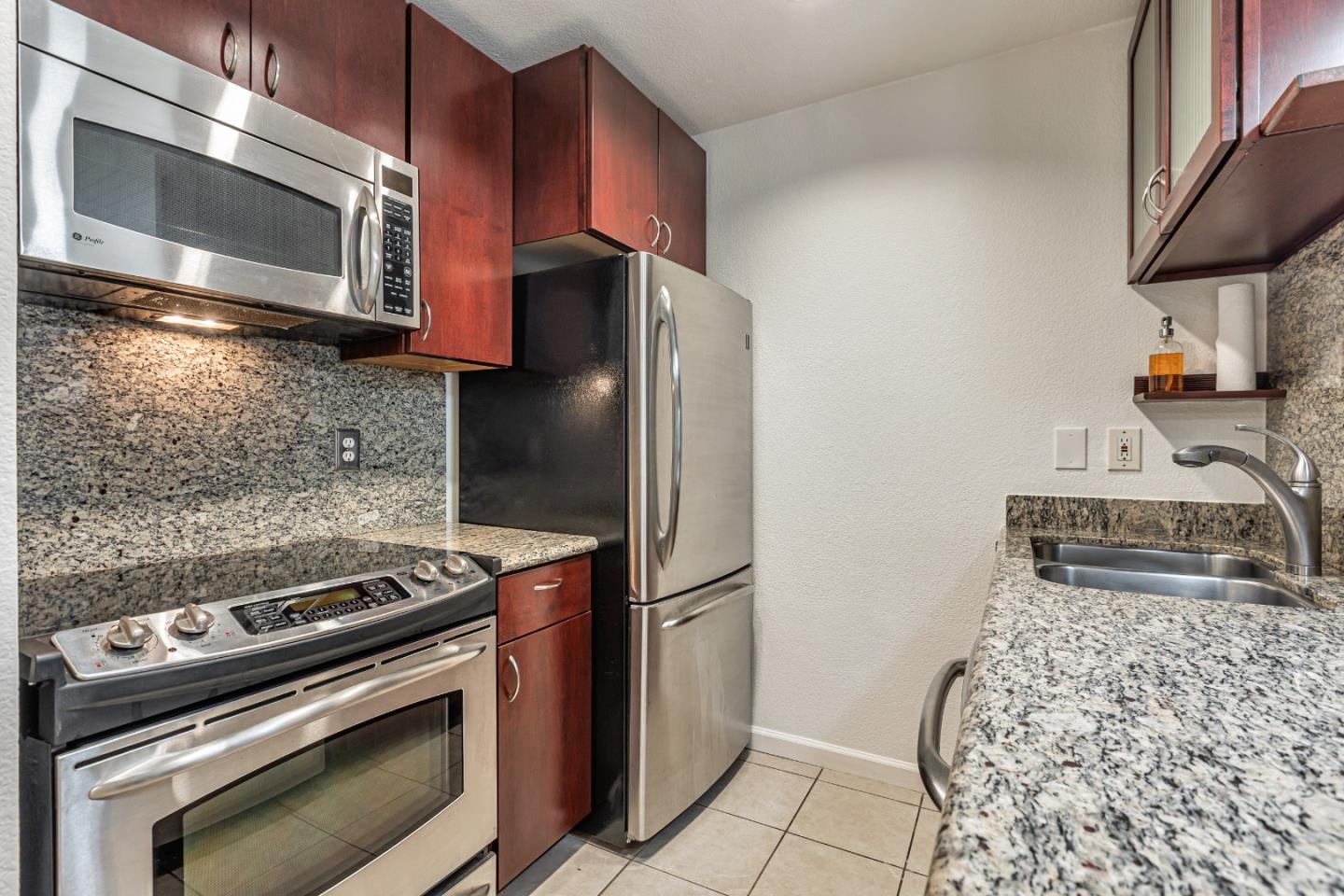 Detail Gallery Image 7 of 33 For 6886 Chantel Ct, San Jose,  CA 95129 - 1 Beds | 1 Baths
