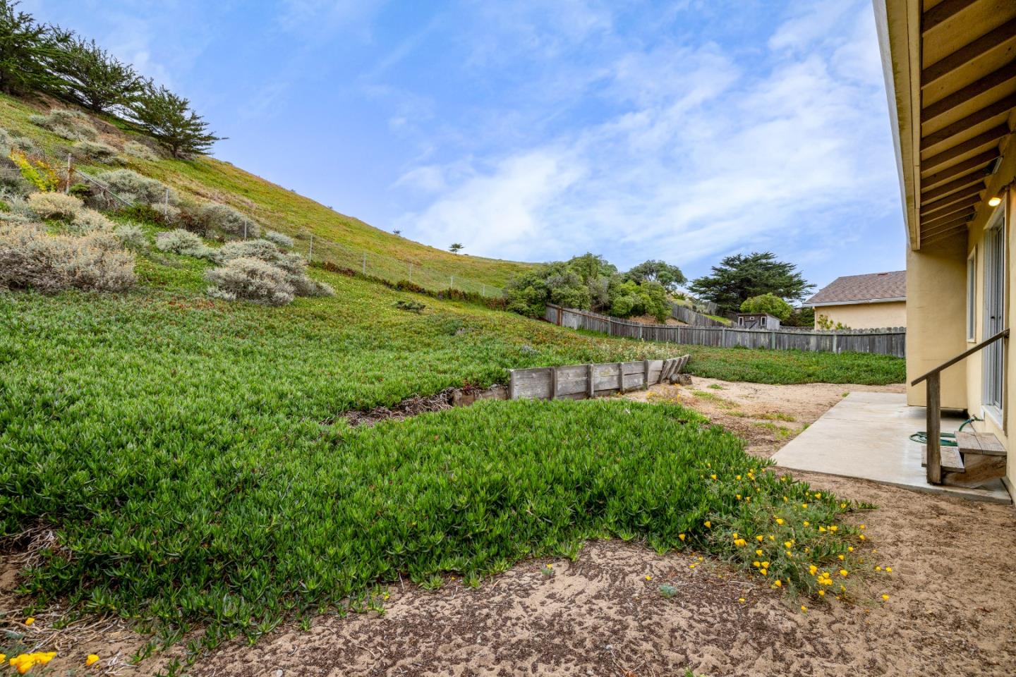 Detail Gallery Image 25 of 32 For 3097 Messinger Dr, Marina,  CA 93933 - 3 Beds | 2 Baths