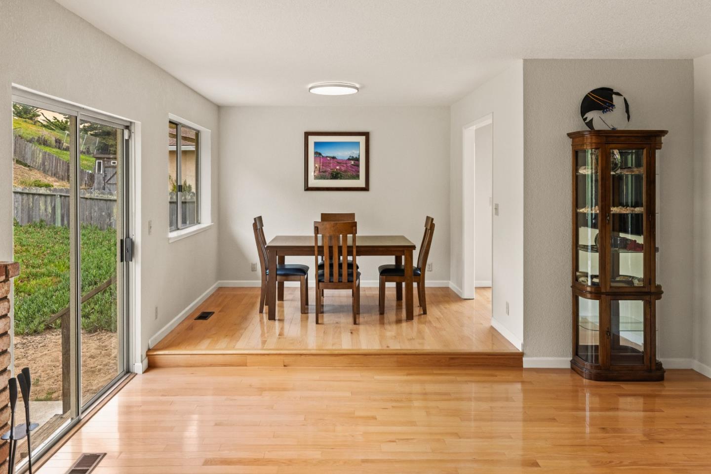 Detail Gallery Image 3 of 32 For 3097 Messinger Dr, Marina,  CA 93933 - 3 Beds | 2 Baths