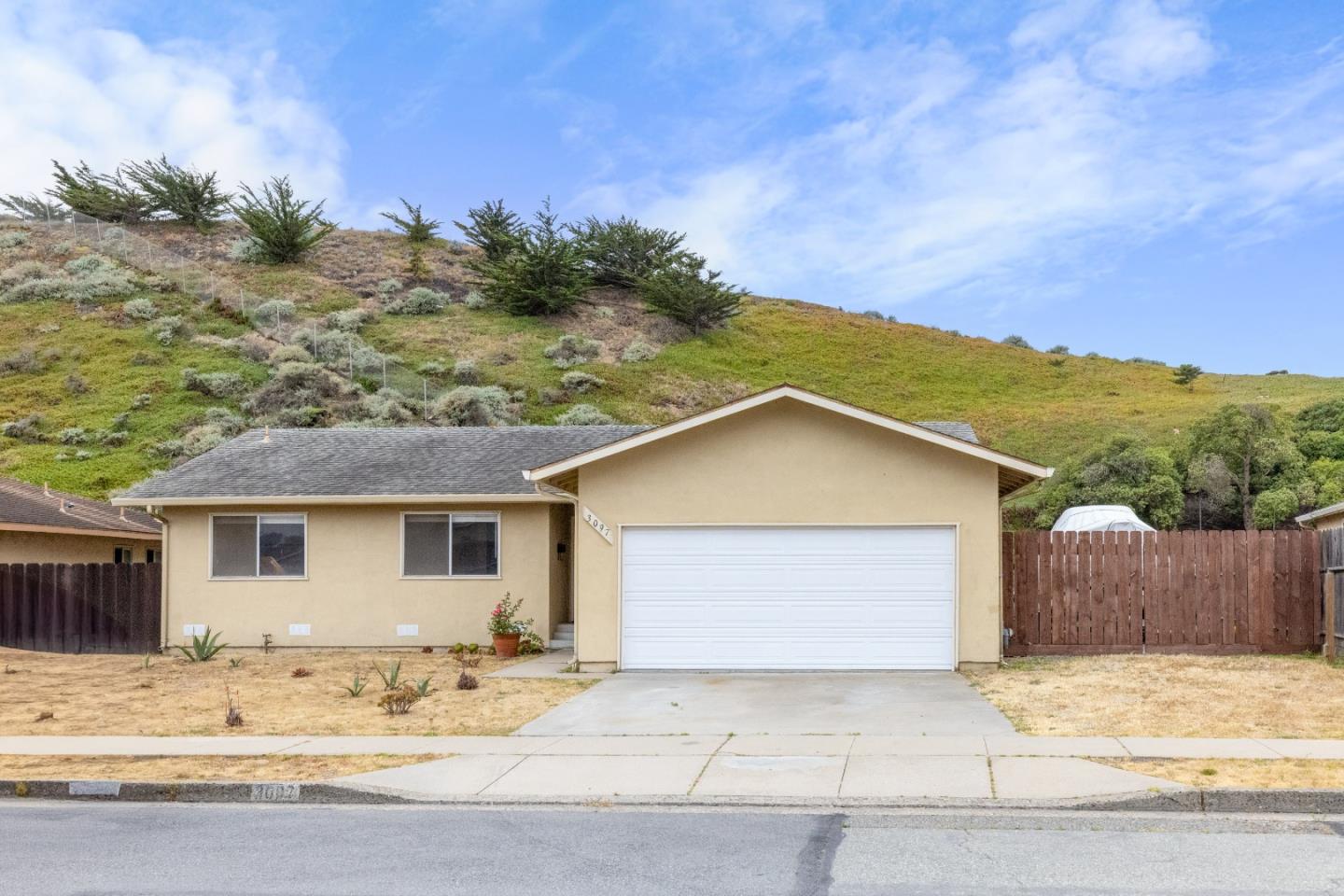 Detail Gallery Image 32 of 32 For 3097 Messinger Dr, Marina,  CA 93933 - 3 Beds | 2 Baths