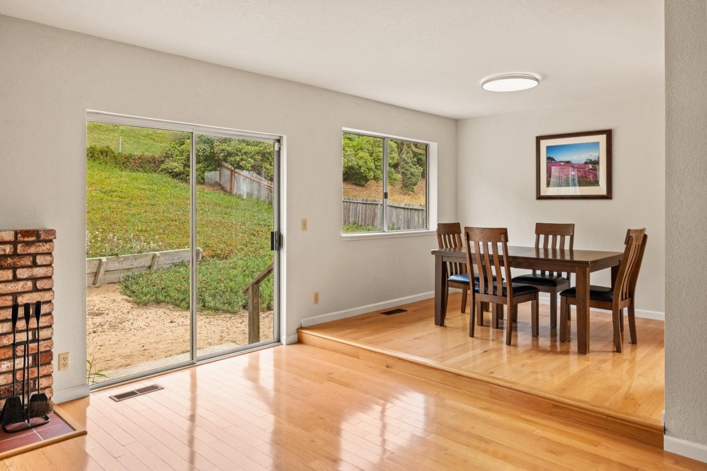 Detail Gallery Image 4 of 32 For 3097 Messinger Dr, Marina,  CA 93933 - 3 Beds | 2 Baths