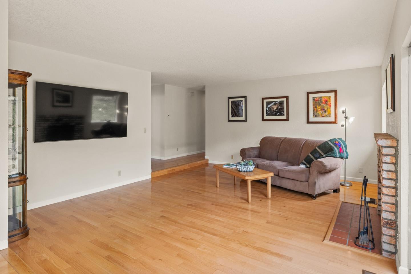 Detail Gallery Image 5 of 32 For 3097 Messinger Dr, Marina,  CA 93933 - 3 Beds | 2 Baths