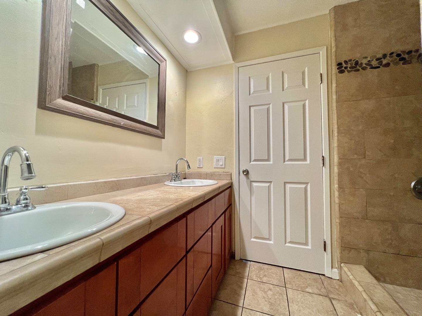Detail Gallery Image 14 of 38 For 49 Blanca Ln #311,  Watsonville,  CA 95076 - 4 Beds | 3 Baths