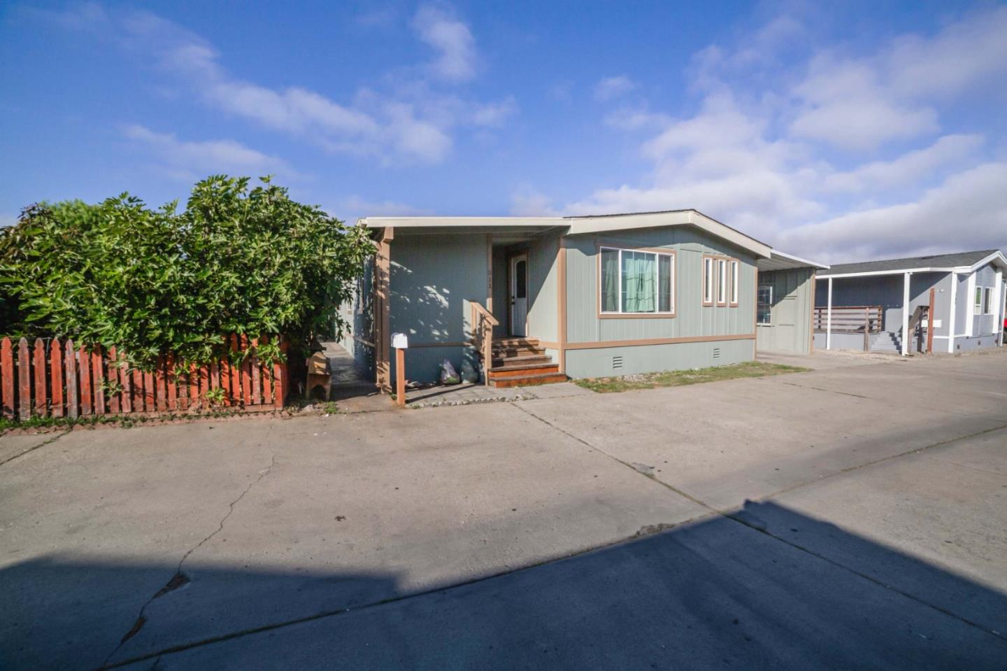 Detail Gallery Image 2 of 38 For 49 Blanca Ln #311,  Watsonville,  CA 95076 - 4 Beds | 3 Baths