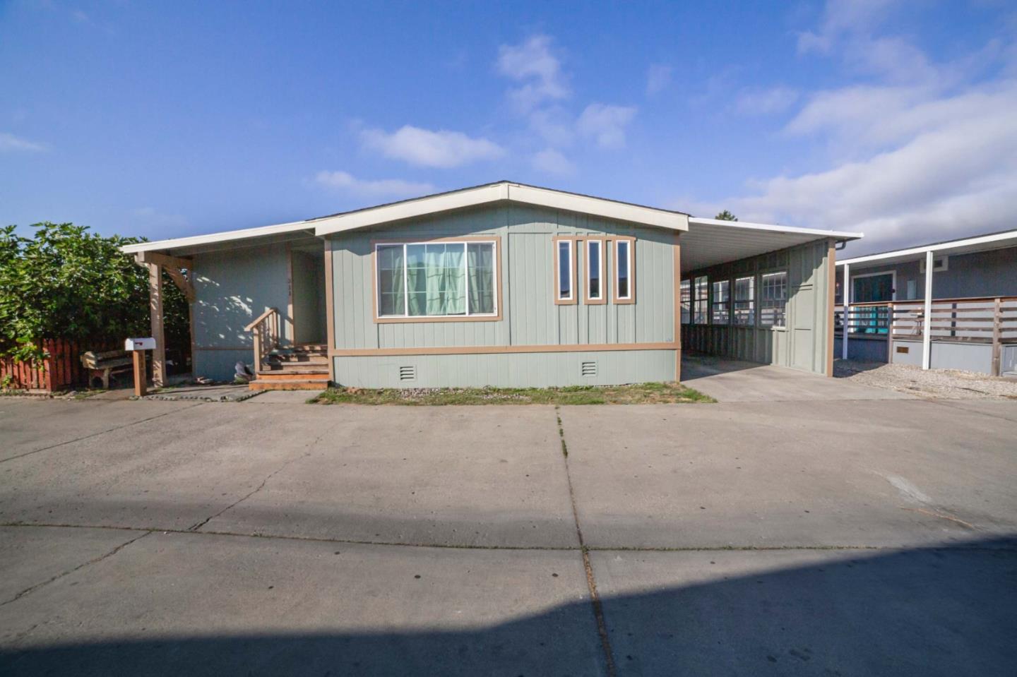 Detail Gallery Image 3 of 38 For 49 Blanca Ln #311,  Watsonville,  CA 95076 - 4 Beds | 3 Baths