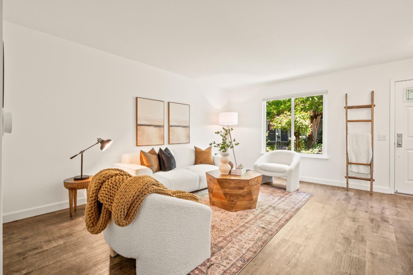 Detail Gallery Image 3 of 17 For 120 Oak Rim Way #10,  Los Gatos,  CA 95032 - 2 Beds | 1/1 Baths