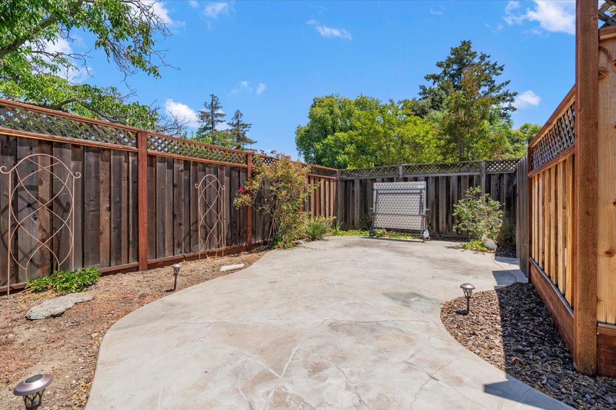 Detail Gallery Image 28 of 35 For 15570 Loma Vista Ave, Los Gatos,  CA 95032 - 3 Beds | 2 Baths