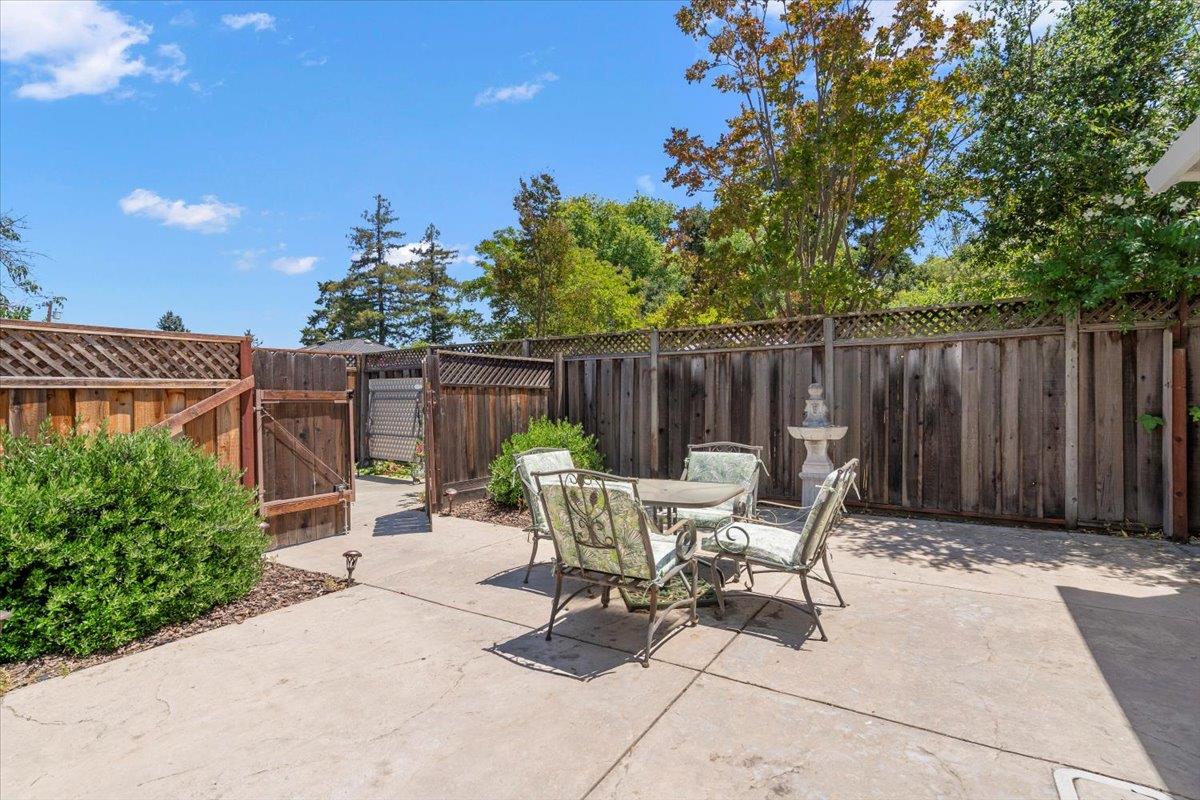 Detail Gallery Image 29 of 35 For 15570 Loma Vista Ave, Los Gatos,  CA 95032 - 3 Beds | 2 Baths