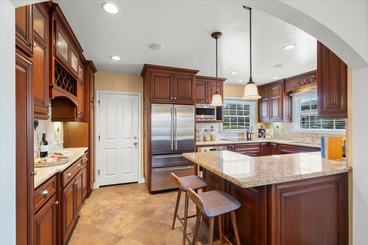 Detail Gallery Image 7 of 35 For 15570 Loma Vista Ave, Los Gatos,  CA 95032 - 3 Beds | 2 Baths