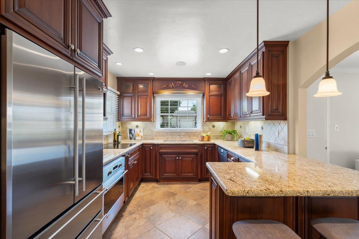 Detail Gallery Image 9 of 35 For 15570 Loma Vista Ave, Los Gatos,  CA 95032 - 3 Beds | 2 Baths