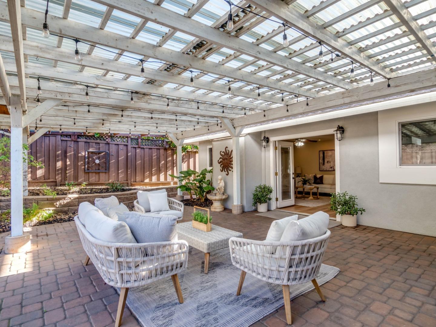 Detail Gallery Image 14 of 24 For 385 W Dunne Ave, Morgan Hill,  CA 95037 - 3 Beds | 2 Baths