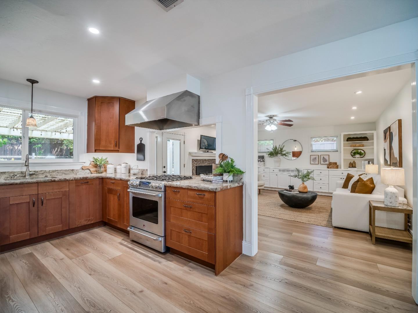 Detail Gallery Image 6 of 24 For 385 W Dunne Ave, Morgan Hill,  CA 95037 - 3 Beds | 2 Baths