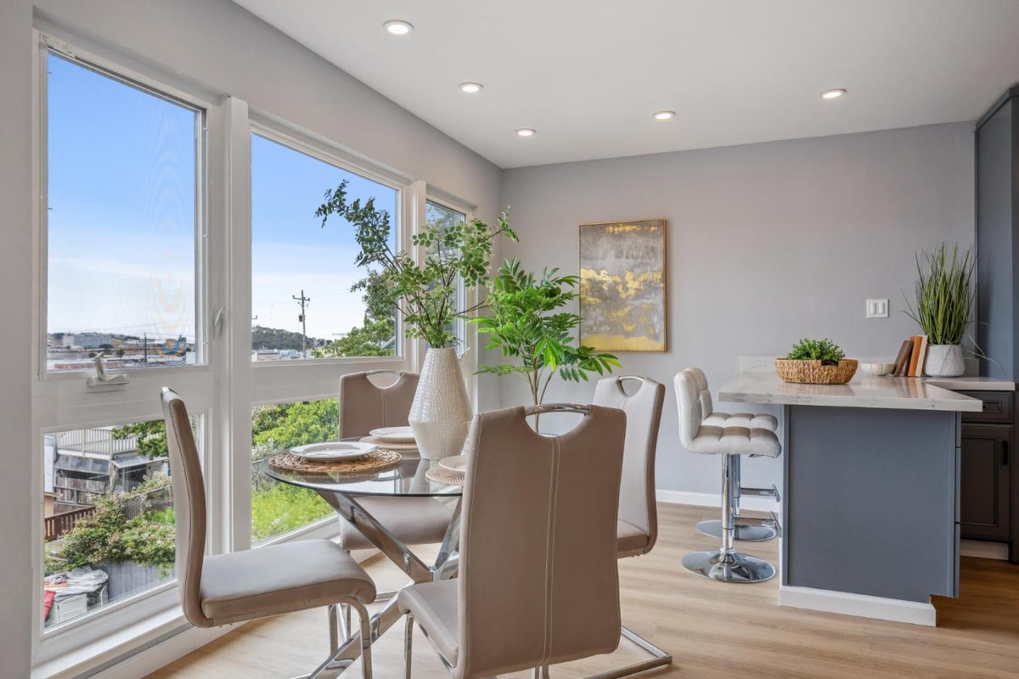 Detail Gallery Image 11 of 42 For 1148 Jamestown Ave, San Francisco,  CA 94124 - 4 Beds | 2 Baths