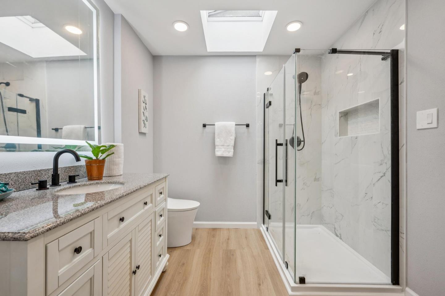 Detail Gallery Image 25 of 42 For 1148 Jamestown Ave, San Francisco,  CA 94124 - 4 Beds | 2 Baths