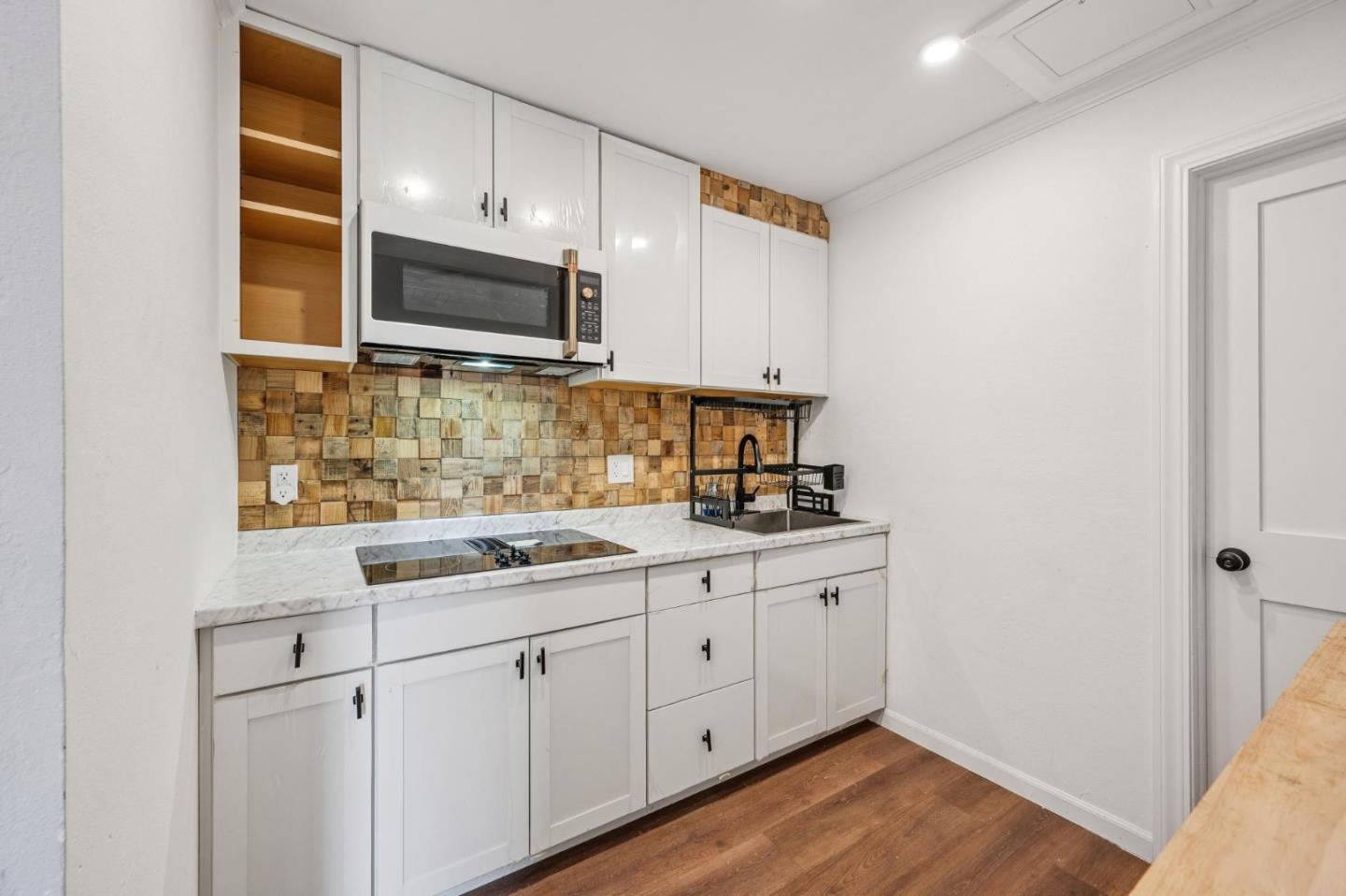Detail Gallery Image 36 of 42 For 1148 Jamestown Ave, San Francisco,  CA 94124 - 4 Beds | 2 Baths