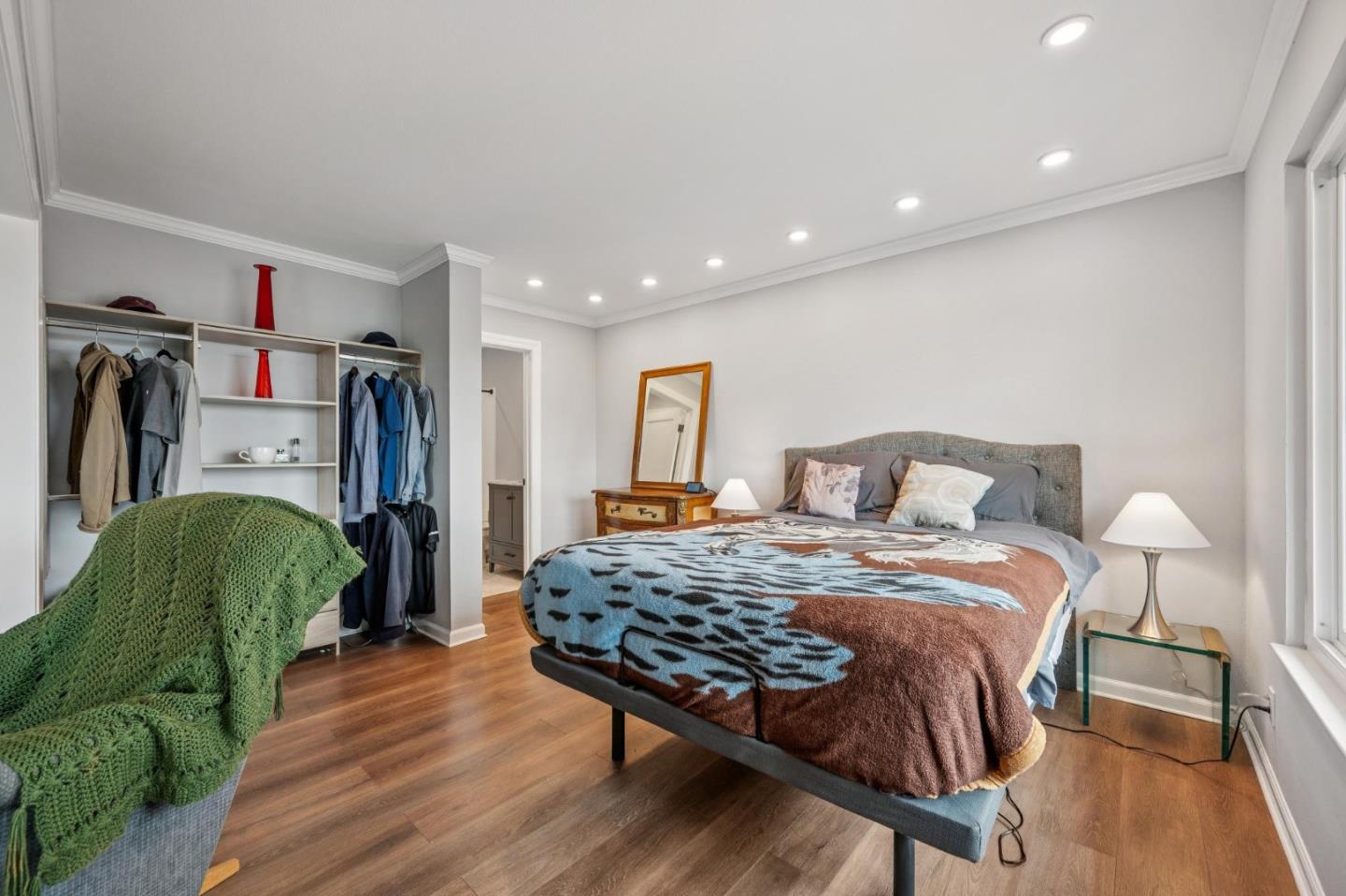 Detail Gallery Image 37 of 42 For 1148 Jamestown Ave, San Francisco,  CA 94124 - 4 Beds | 2 Baths