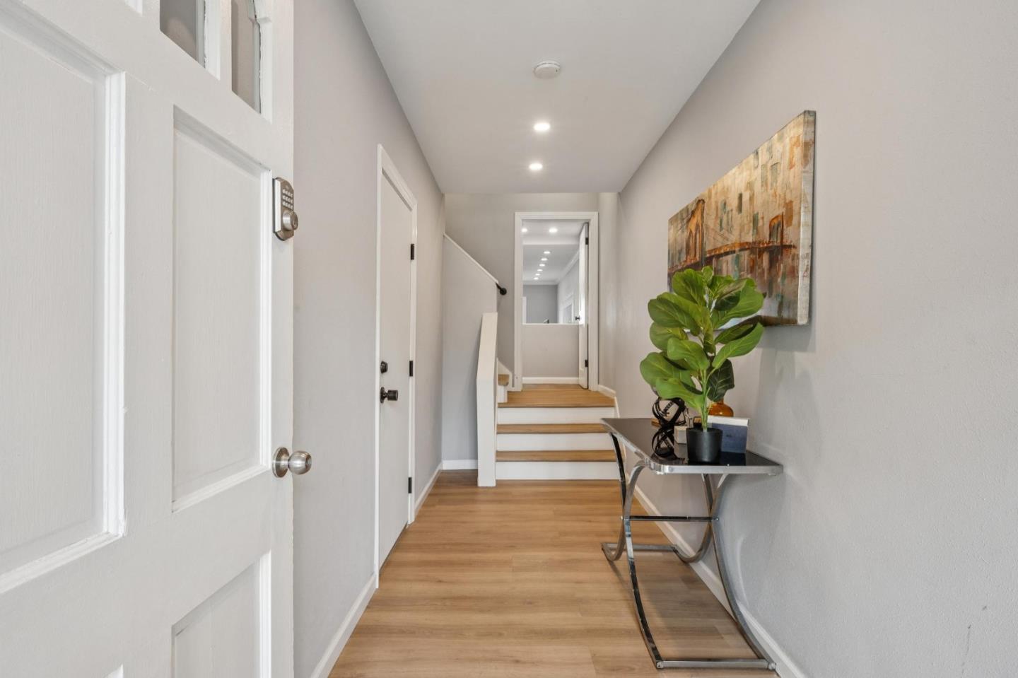 Detail Gallery Image 4 of 42 For 1148 Jamestown Ave, San Francisco,  CA 94124 - 4 Beds | 2 Baths