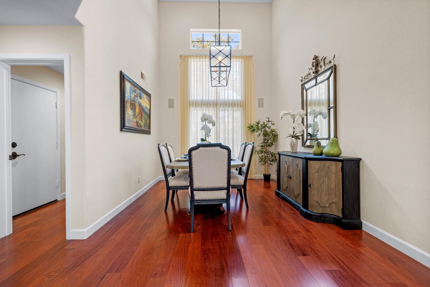 Detail Gallery Image 10 of 78 For 5292 Apennines Cir, San Jose,  CA 95138 - 5 Beds | 3 Baths