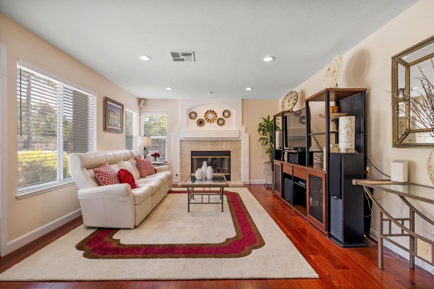 Detail Gallery Image 15 of 78 For 5292 Apennines Cir, San Jose,  CA 95138 - 5 Beds | 3 Baths