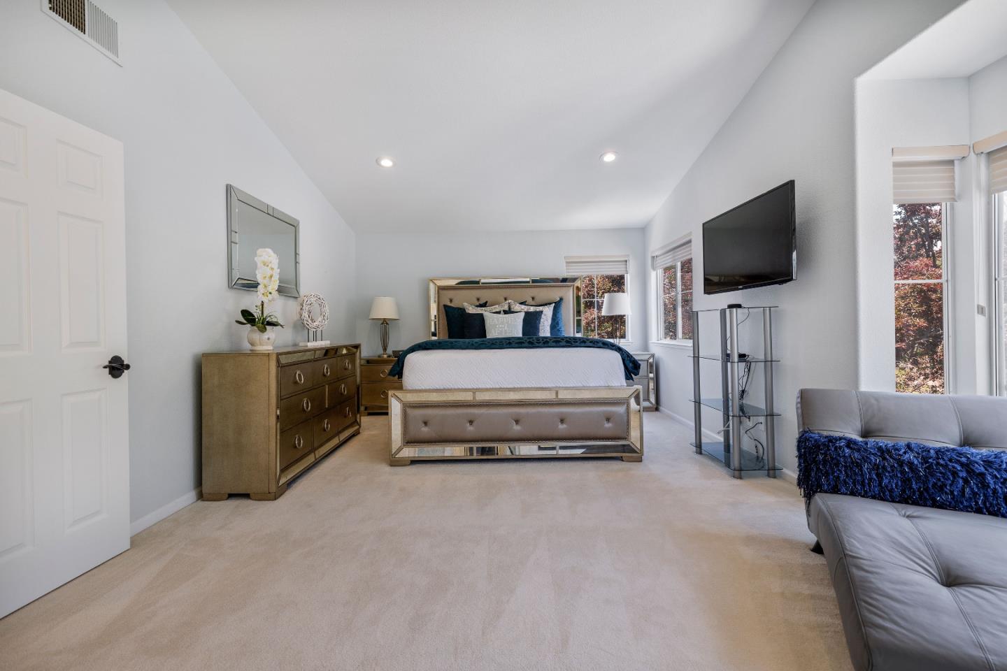 Detail Gallery Image 28 of 78 For 5292 Apennines Cir, San Jose,  CA 95138 - 5 Beds | 3 Baths