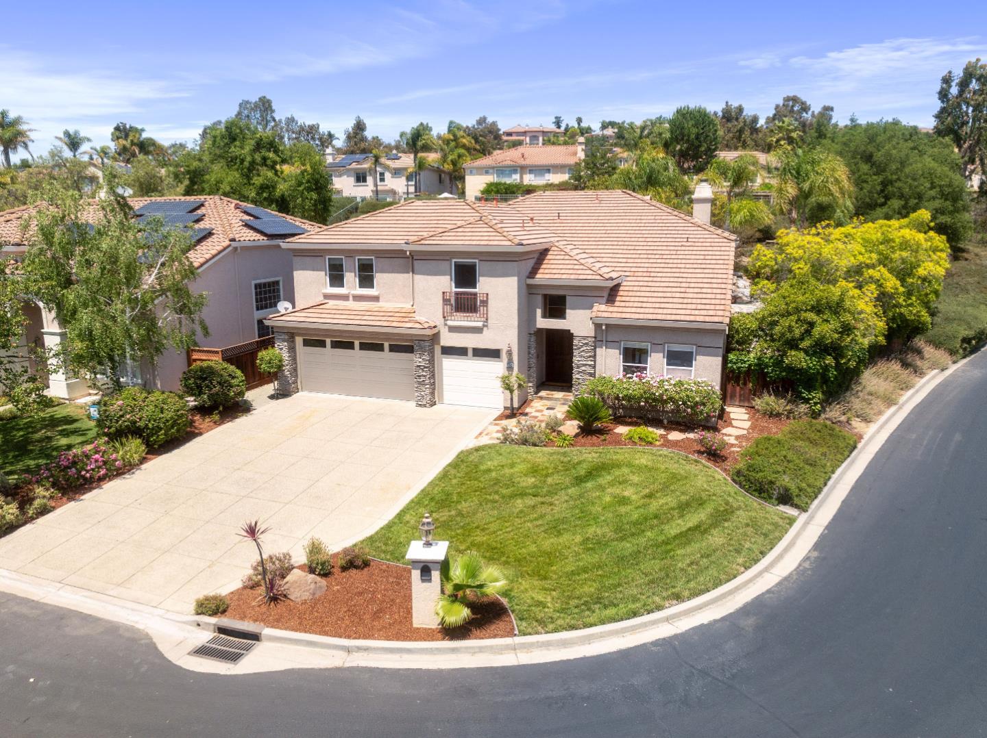 Detail Gallery Image 3 of 78 For 5292 Apennines Cir, San Jose,  CA 95138 - 5 Beds | 3 Baths