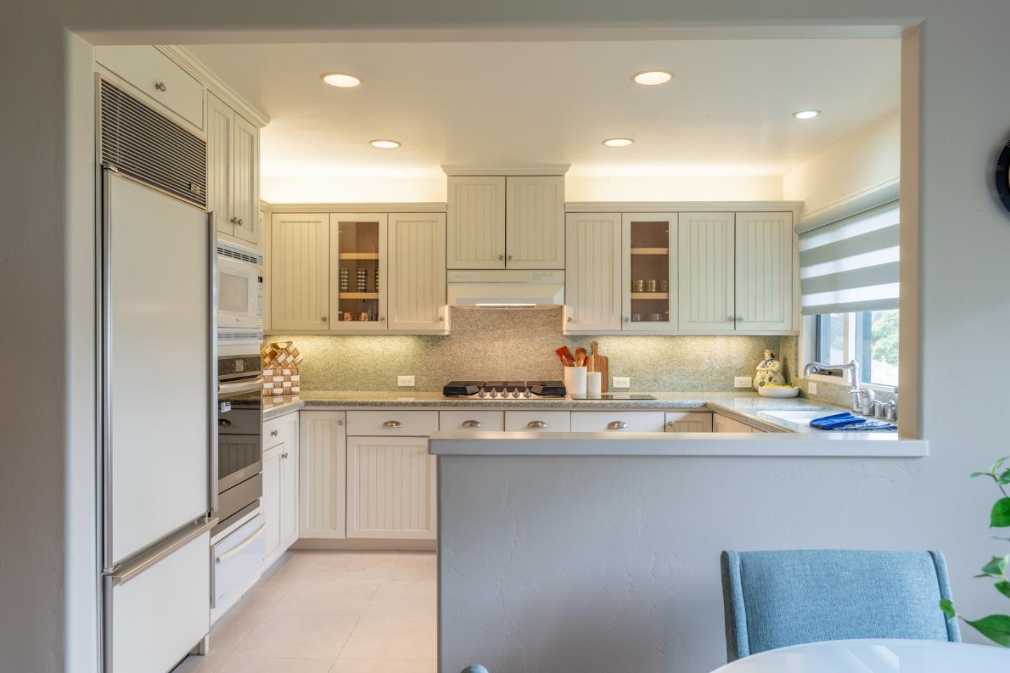 Detail Gallery Image 11 of 39 For 142 Del Mesa Carmel, Carmel,  CA 93923 - 2 Beds | 2 Baths