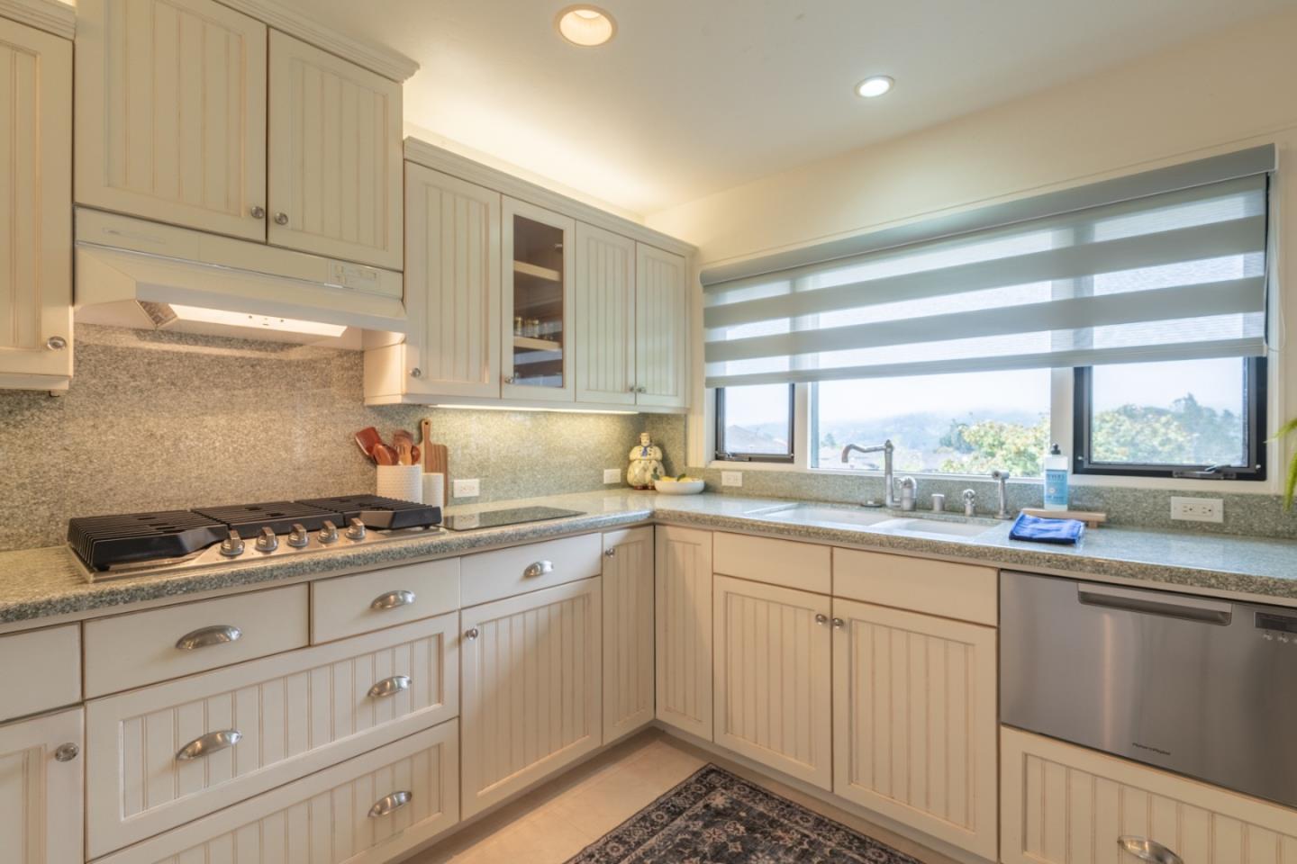 Detail Gallery Image 8 of 39 For 142 Del Mesa Carmel, Carmel,  CA 93923 - 2 Beds | 2 Baths