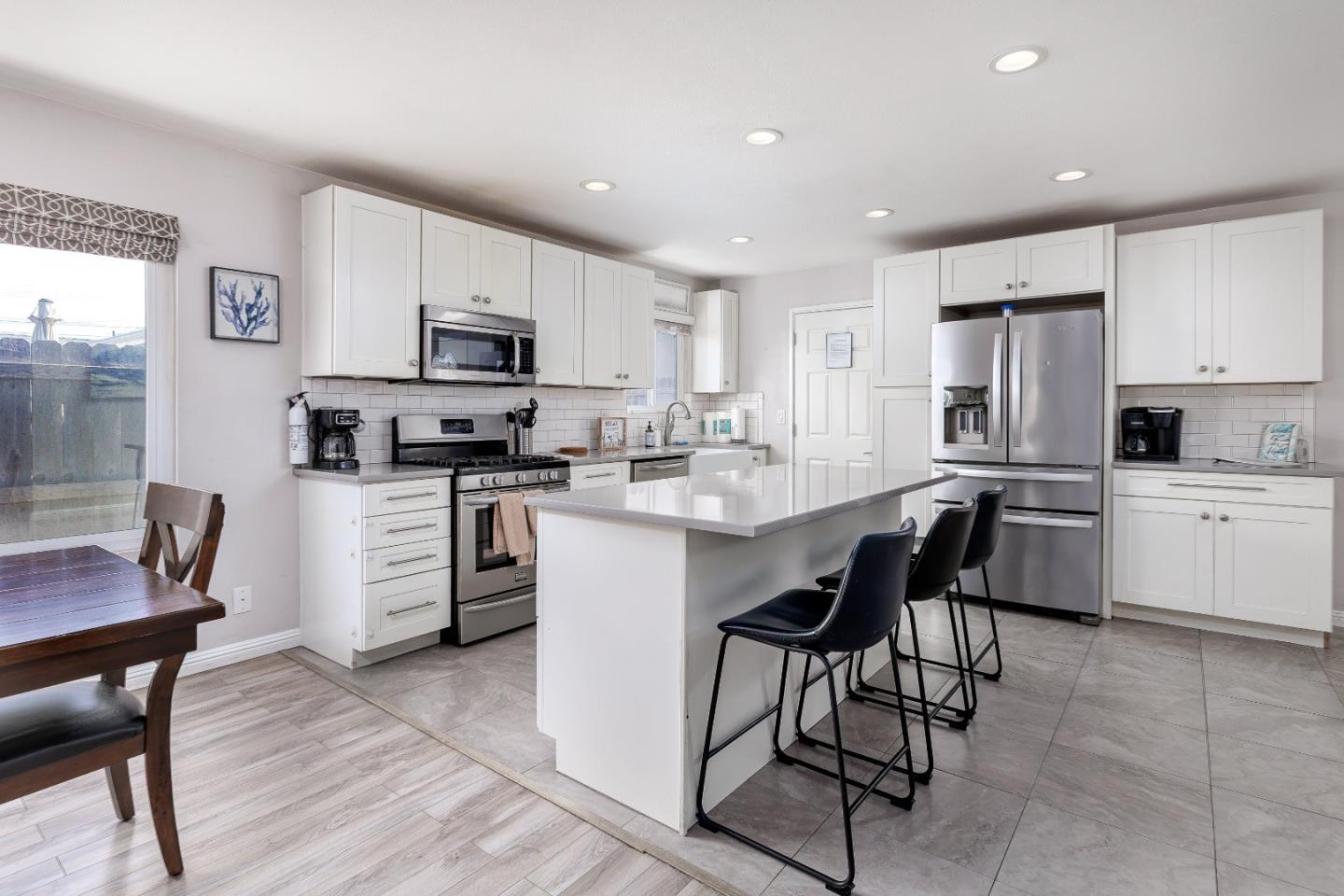 Detail Gallery Image 4 of 25 For 956 S 12th St, Grover Beach,  CA 93433 - 3 Beds | 2 Baths
