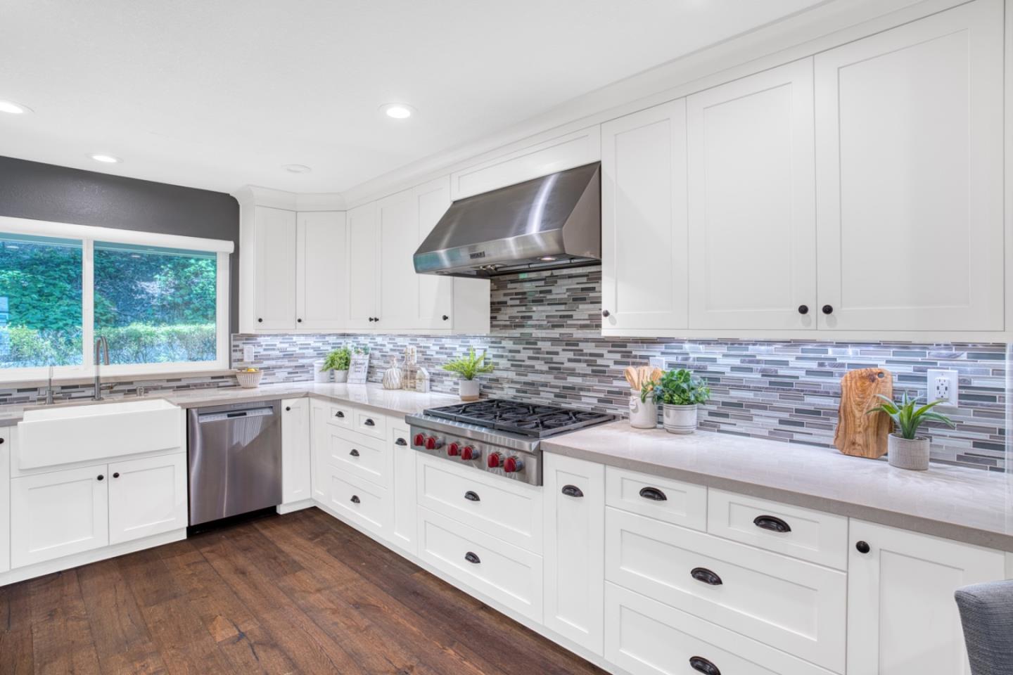 Detail Gallery Image 14 of 37 For 14673 Fieldstone Dr, Saratoga,  CA 95070 - 4 Beds | 2/1 Baths