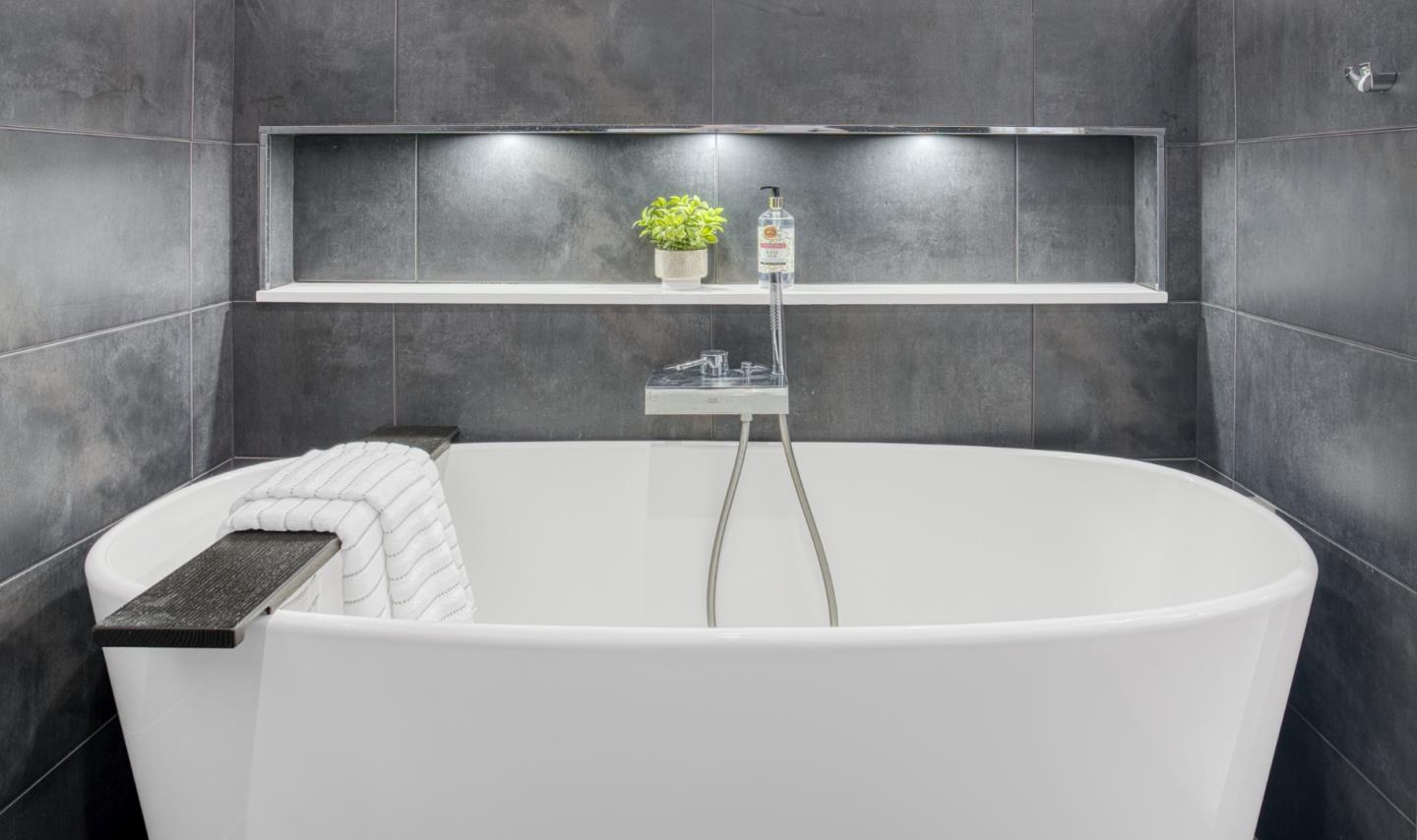 Detail Gallery Image 22 of 37 For 14673 Fieldstone Dr, Saratoga,  CA 95070 - 4 Beds | 2/1 Baths