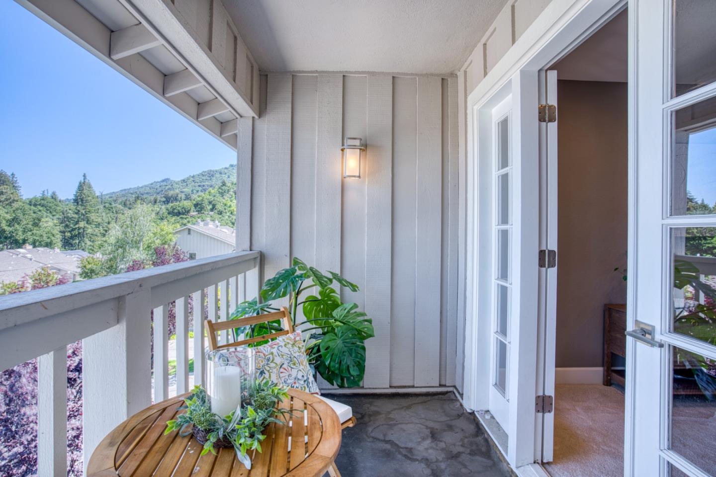 Detail Gallery Image 24 of 37 For 14673 Fieldstone Dr, Saratoga,  CA 95070 - 4 Beds | 2/1 Baths