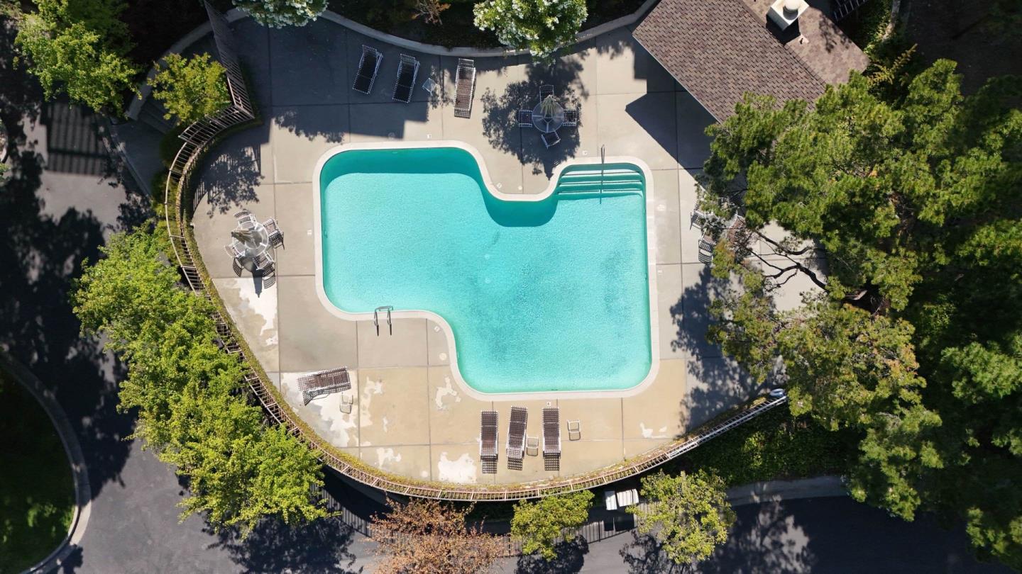 Detail Gallery Image 34 of 37 For 14673 Fieldstone Dr, Saratoga,  CA 95070 - 4 Beds | 2/1 Baths