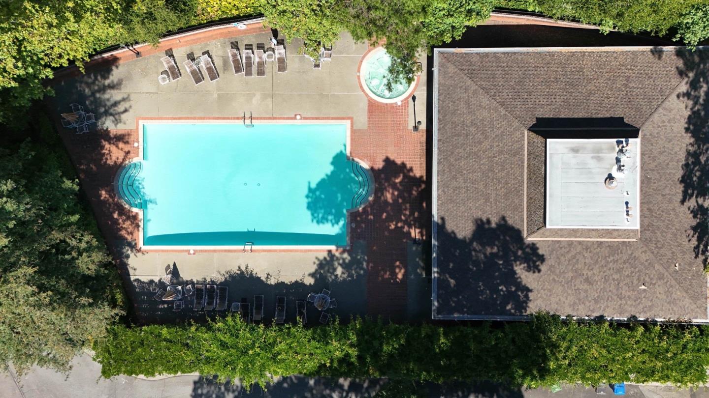 Detail Gallery Image 35 of 37 For 14673 Fieldstone Dr, Saratoga,  CA 95070 - 4 Beds | 2/1 Baths