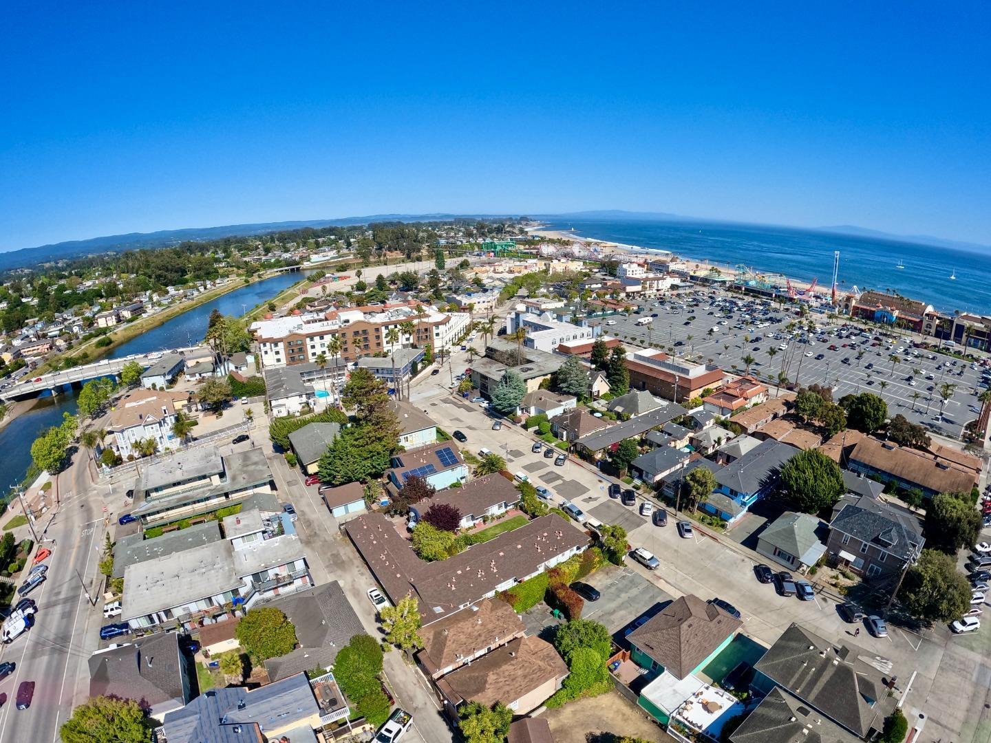 Detail Gallery Image 2 of 10 For 120 Trinity St, Santa Cruz,  CA 95060 - – Beds | – Baths
