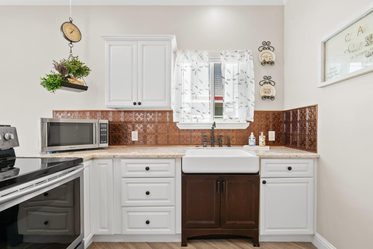 Detail Gallery Image 15 of 33 For 2727 E Cliff Dr, Santa Cruz,  CA 95062 - 2 Beds | 1 Baths