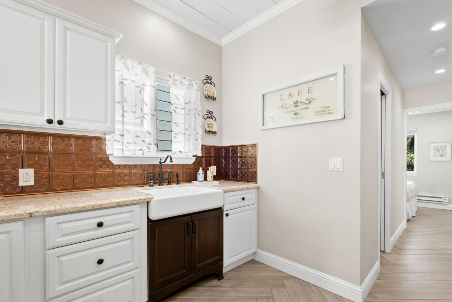 Detail Gallery Image 16 of 33 For 2727 E Cliff Dr, Santa Cruz,  CA 95062 - 2 Beds | 1 Baths