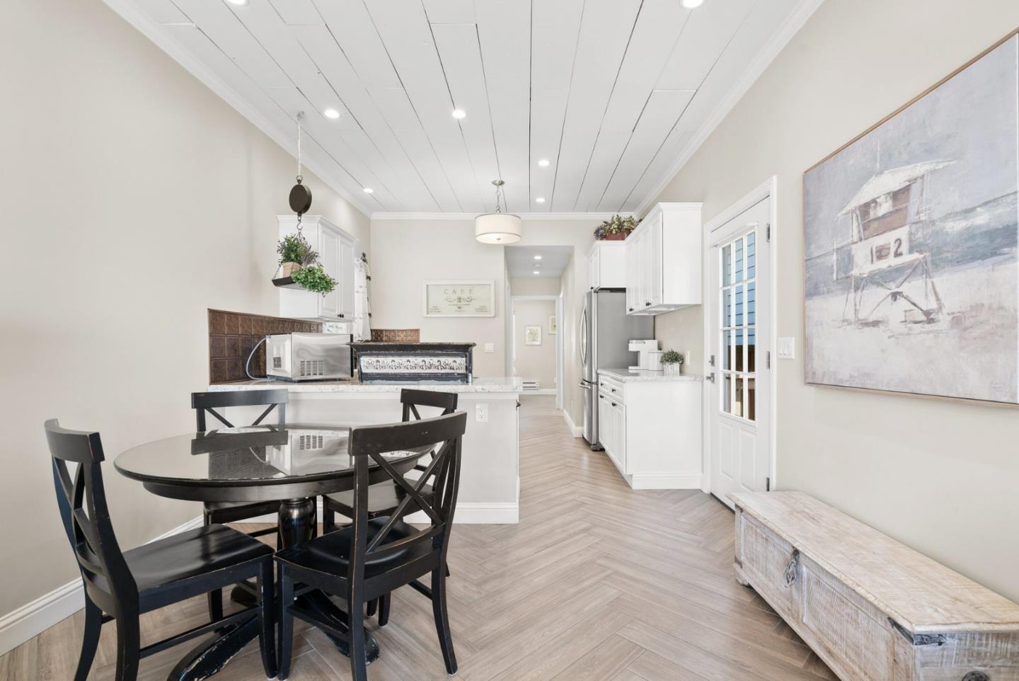 Detail Gallery Image 18 of 33 For 2727 E Cliff Dr, Santa Cruz,  CA 95062 - 2 Beds | 1 Baths