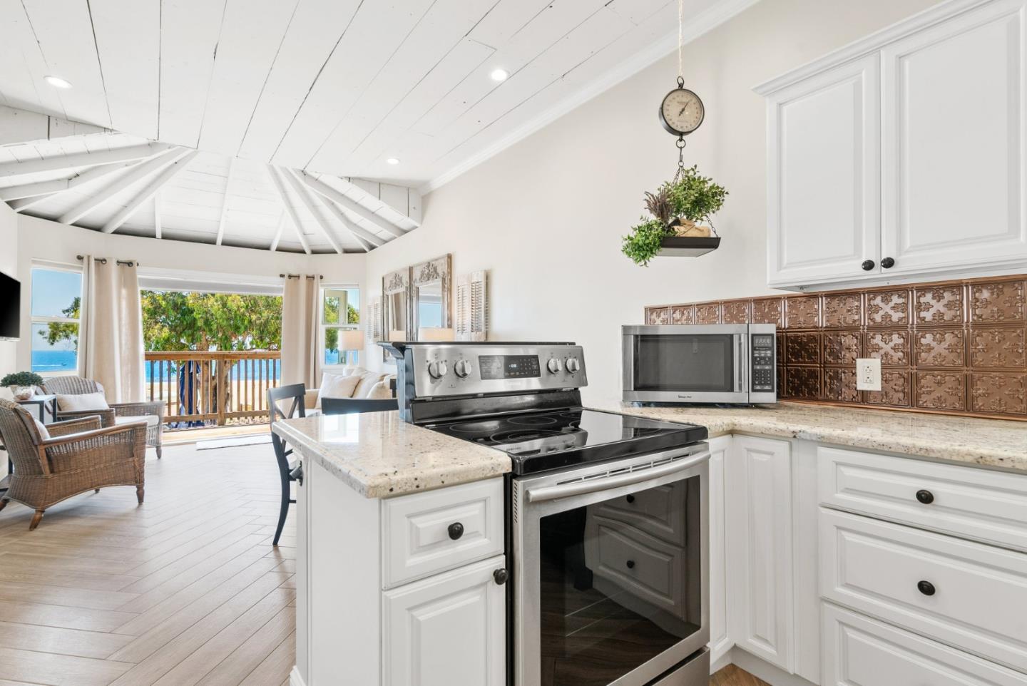 Detail Gallery Image 19 of 33 For 2727 E Cliff Dr, Santa Cruz,  CA 95062 - 2 Beds | 1 Baths