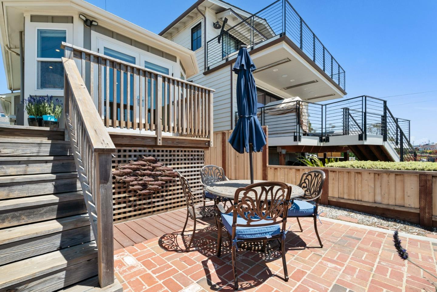 Detail Gallery Image 5 of 33 For 2727 E Cliff Dr, Santa Cruz,  CA 95062 - 2 Beds | 1 Baths
