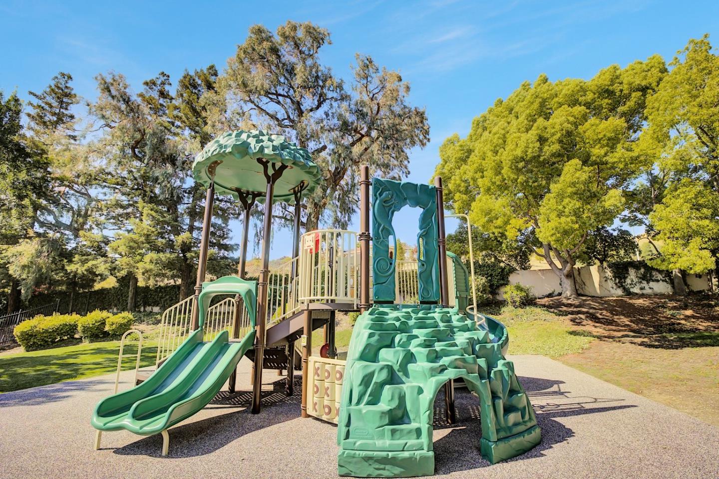 Detail Gallery Image 33 of 39 For 559 Bayview Park Dr, Milpitas,  CA 95035 - 4 Beds | 3 Baths