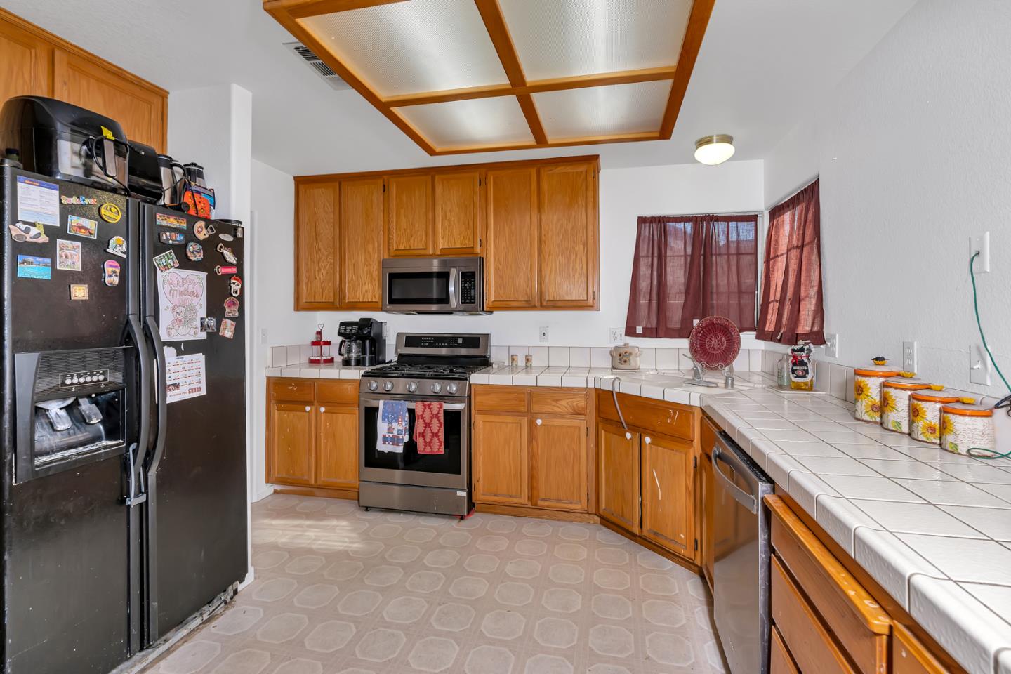 Detail Gallery Image 13 of 33 For 1928 Davis Dr, Los Banos,  CA 93635 - 3 Beds | 2 Baths
