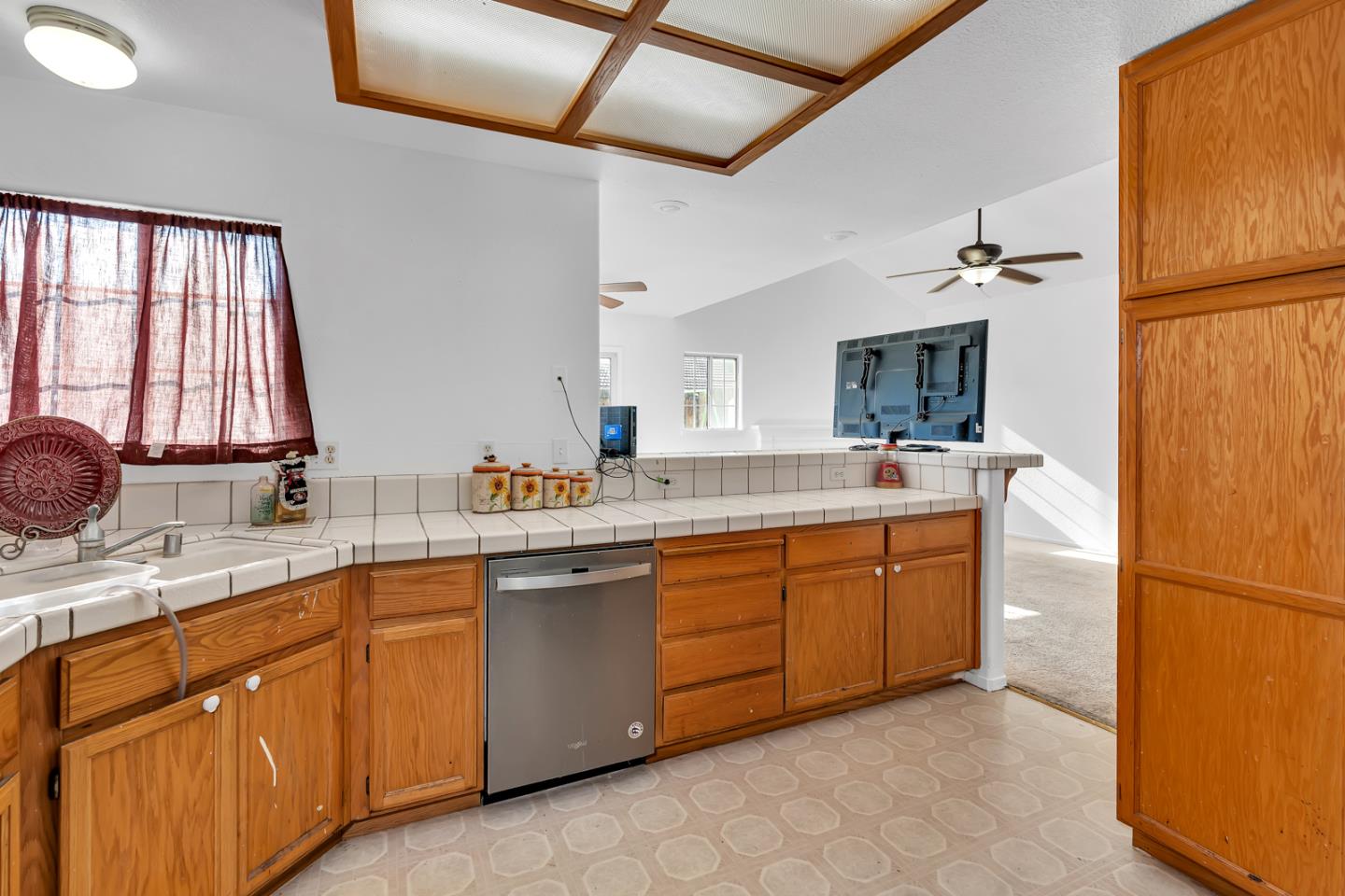 Detail Gallery Image 15 of 33 For 1928 Davis Dr, Los Banos,  CA 93635 - 3 Beds | 2 Baths